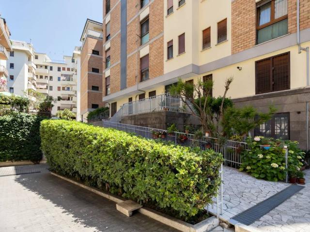 Appartamento in vendita a Roma RM