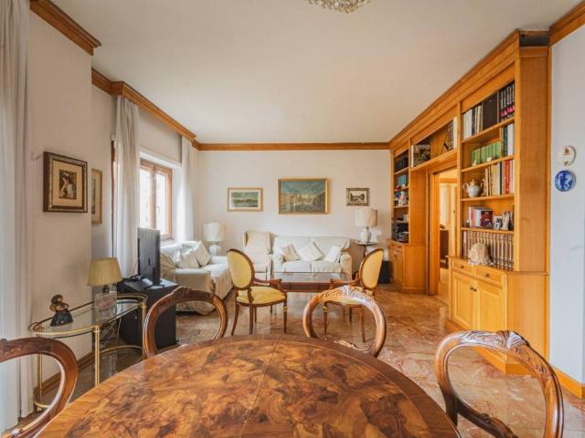 Appartamento in vendita a Roma RM