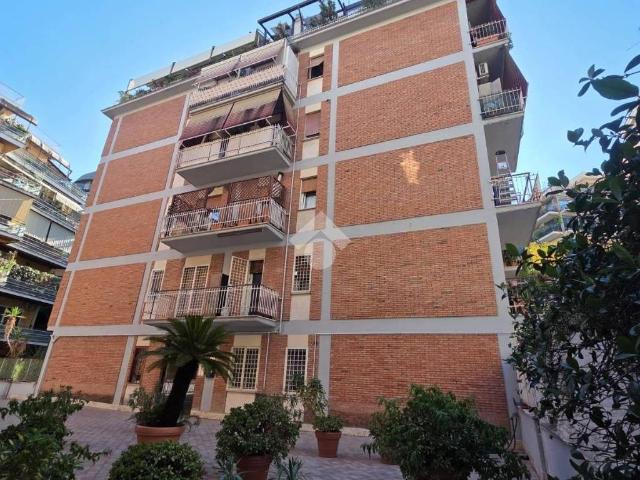 Appartamento in vendita a Roma RM