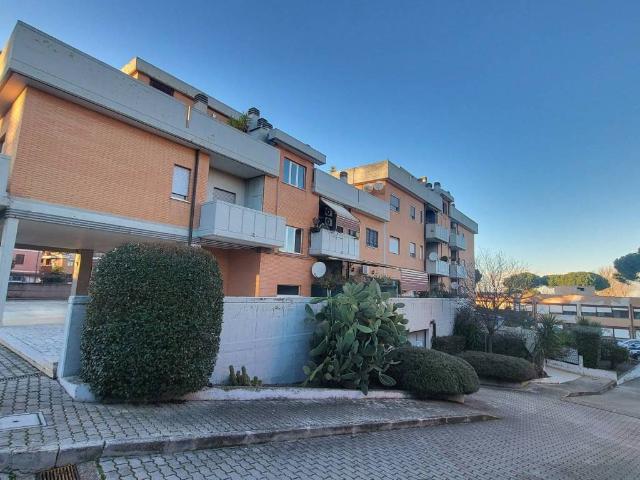 Appartamento in vendita a Roma RM
