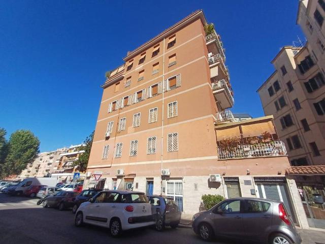Appartamento in vendita a Roma RM