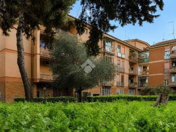 Appartamento in vendita a Roma RM