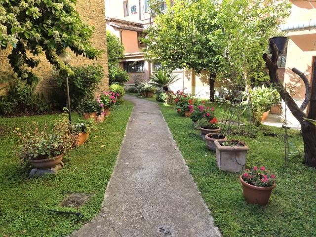 Appartamento in vendita a Roma RM