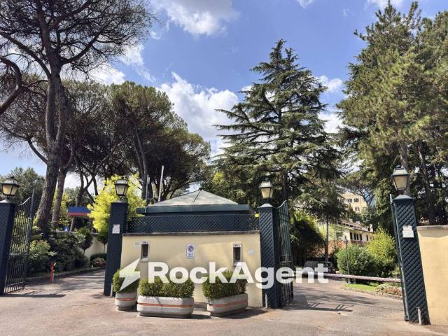 Appartamento in vendita a Roma RM