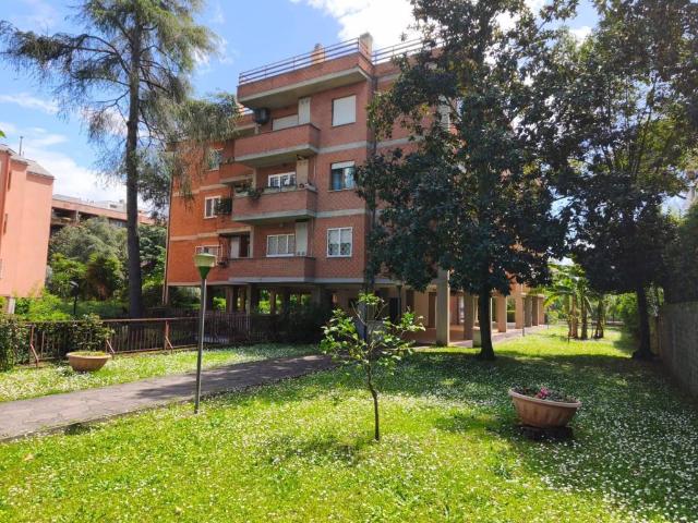 Appartamento in vendita a Roma RM