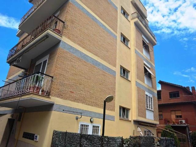 Appartamento in vendita a Roma RM