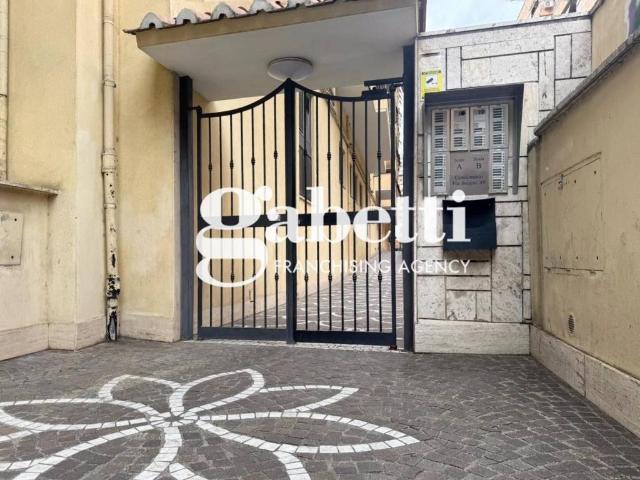 Appartamento in vendita a Roma RM