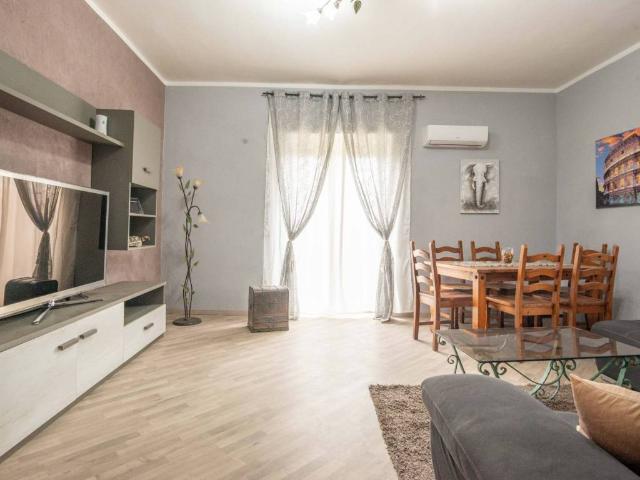 Appartamento in vendita a Roma RM