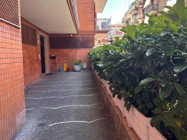 Appartamento in vendita a Roma RM