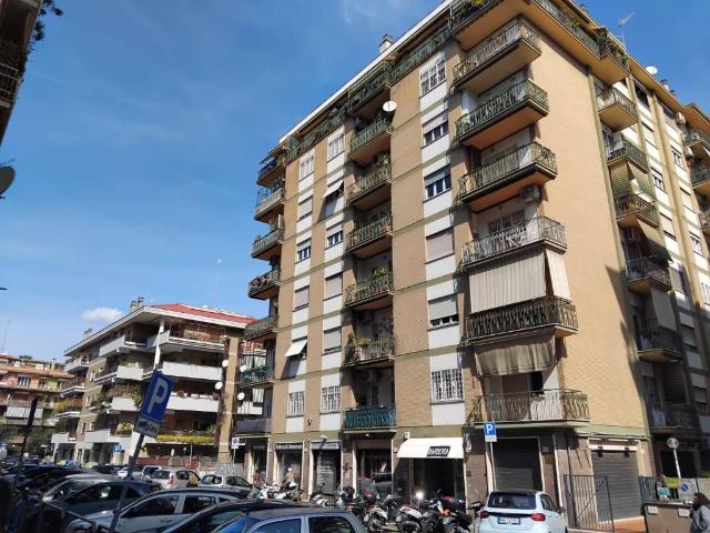 Appartamento in vendita a Roma RM