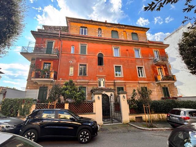 Appartamento in vendita a Roma RM