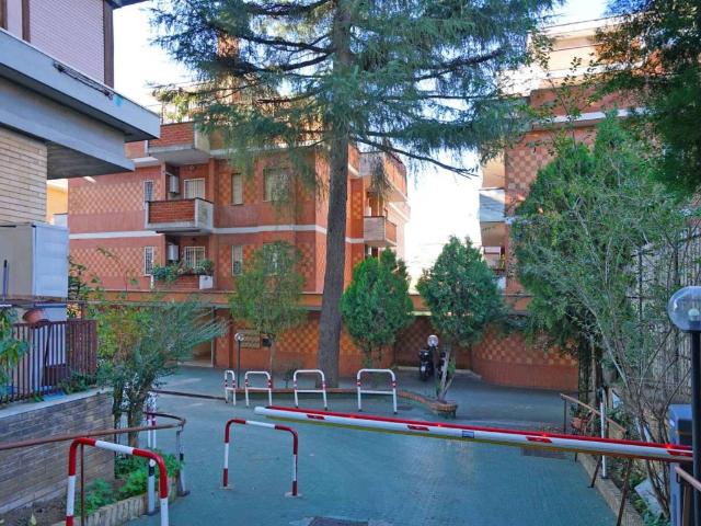 Appartamento in vendita a Roma RM