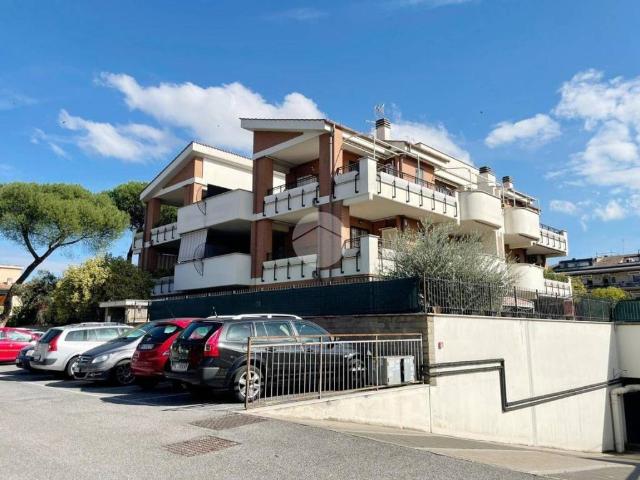 Appartamento in vendita a Roma RM