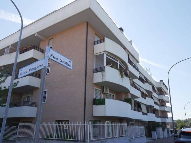 Appartamento in vendita a Roma RM