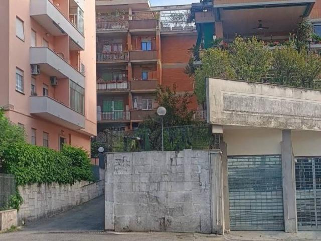 Appartamento in vendita a Roma RM