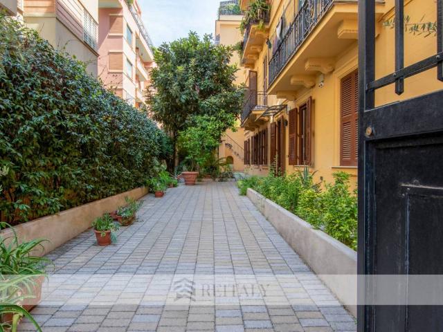 Appartamento in vendita a Roma RM