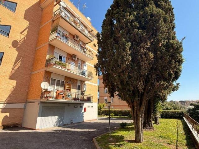 Appartamento in vendita a Roma RM