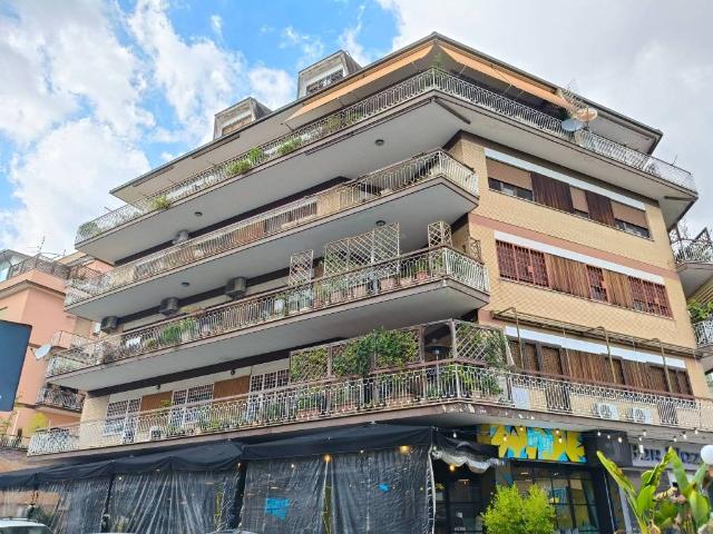 Appartamento in vendita a Roma RM