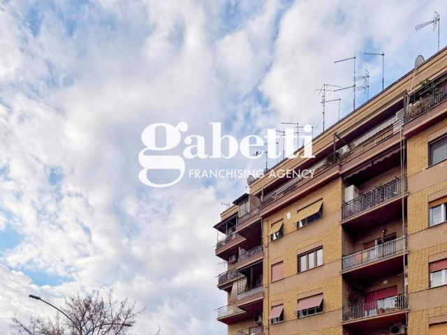 Appartamento in vendita a Roma RM