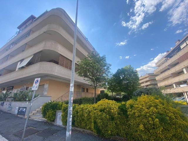 Appartamento in vendita a Roma RM