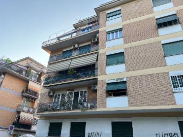 Appartamento in vendita a Roma RM