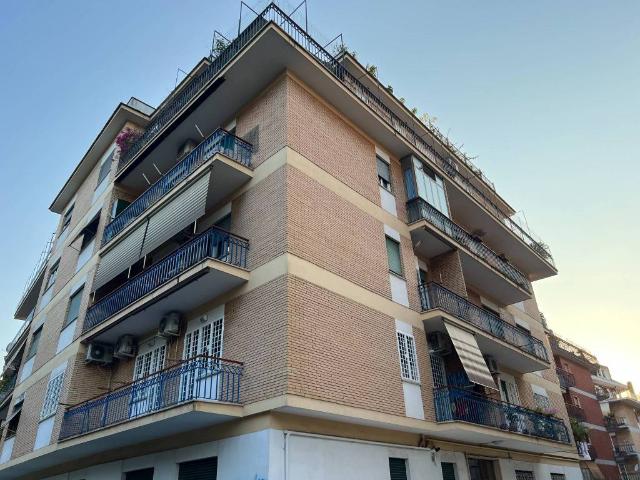 Appartamento in vendita a Roma RM