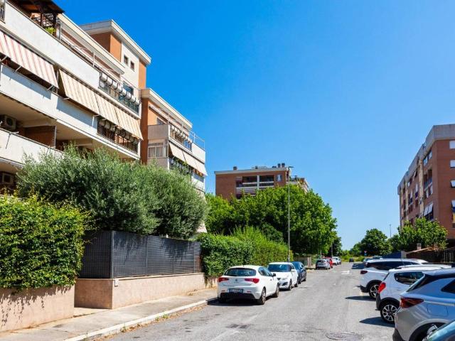 Appartamento in vendita a Roma RM