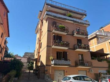 Appartamento in vendita a Roma RM