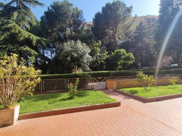 Appartamento in vendita a Roma RM