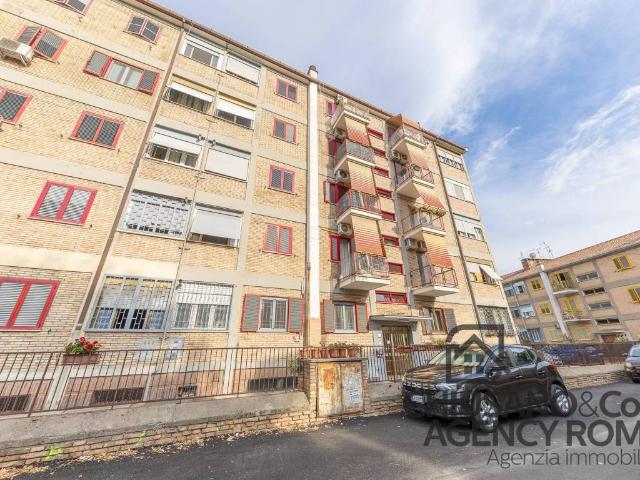 Appartamento in vendita a Roma RM