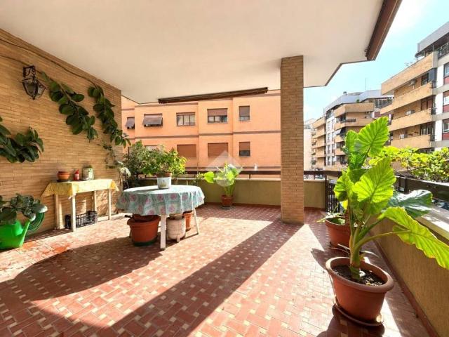 Appartamento in vendita a Roma RM
