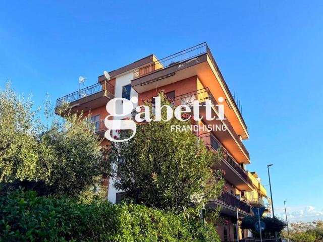 Appartamento in vendita a Roma RM