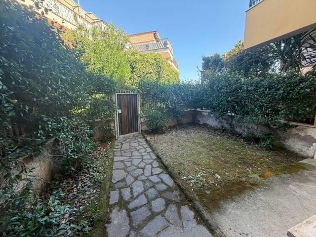 Appartamento in vendita a Roma RM