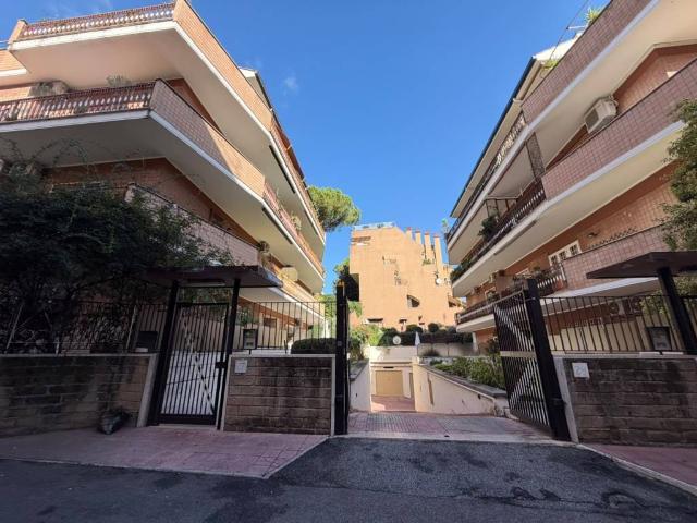 Appartamento in vendita a Roma RM