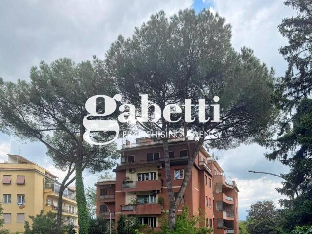 Appartamento in vendita a Roma RM