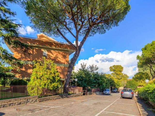 Appartamento in vendita a Roma RM