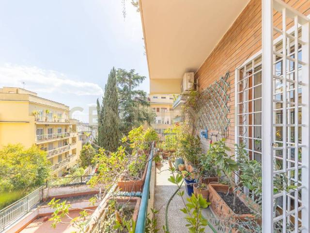 Appartamento in vendita a Roma RM
