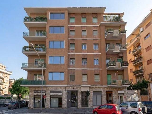 Appartamento in vendita a Roma RM
