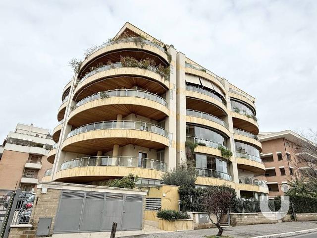 Appartamento in vendita a Roma RM