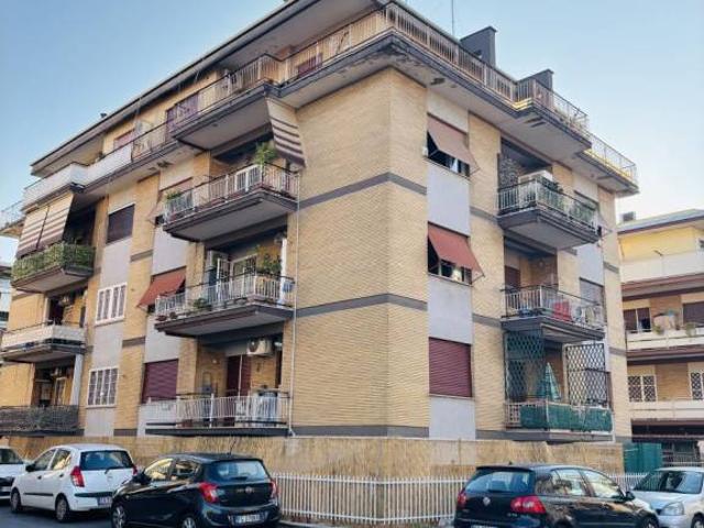 Appartamento in vendita a Roma RM