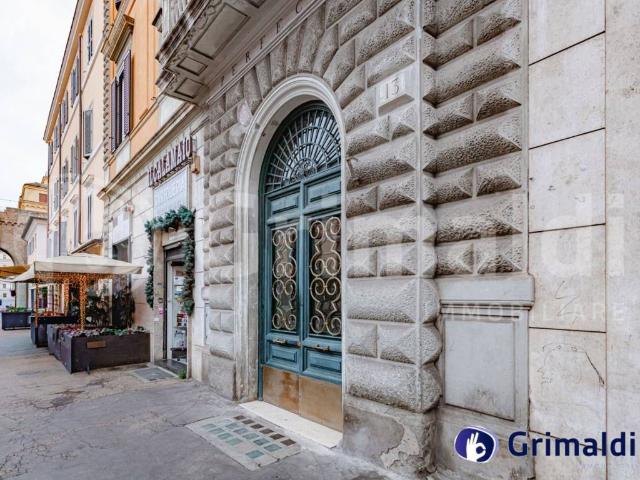 Appartamento in vendita a Roma RM