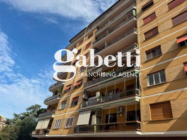 Appartamento in vendita a Roma RM
