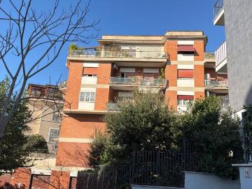 Appartamento in vendita a Roma RM