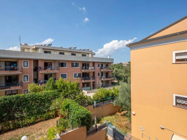 Appartamento in vendita a Roma RM
