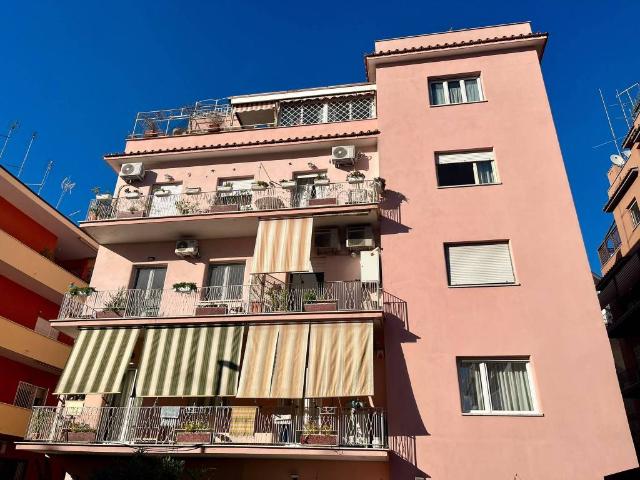 Appartamento in vendita a Roma RM