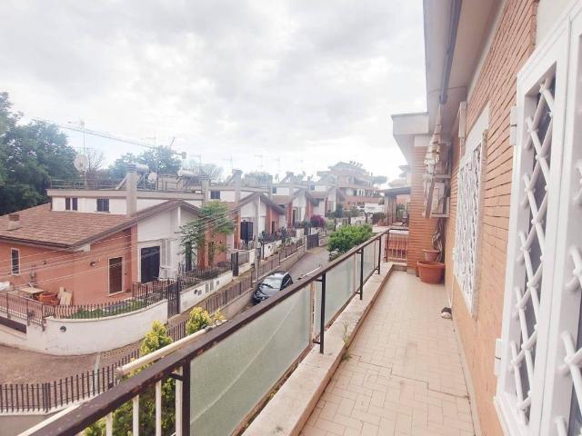 Appartamento in vendita a Roma RM