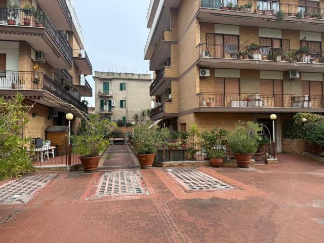 Appartamento in vendita a Roma RM