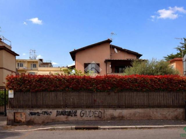 Appartamento in vendita a Roma RM