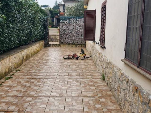 Casa indipendente in vendita a Roma RM