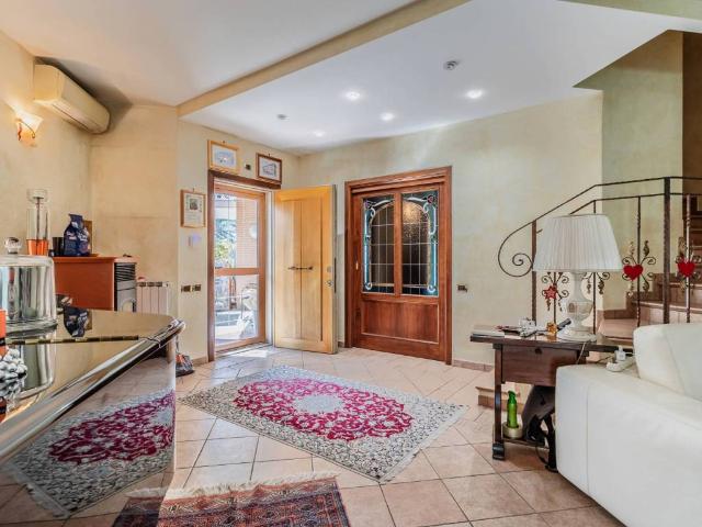 Villa in vendita a Roma RM
